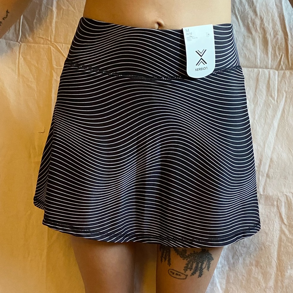 Xersion black and white tennis skirt size youth M fits S